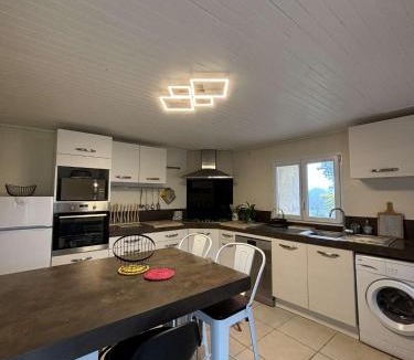 Plomodiern House | Gîte de Pennenez