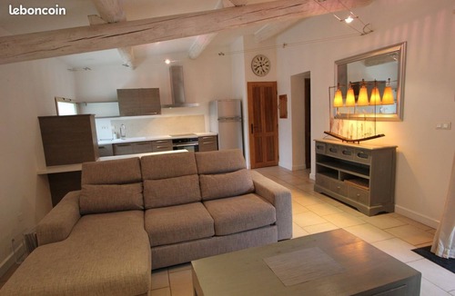 Rognonas Other | Gîte de Plain Pied de 48 m2 Attenant à un mas Provençal