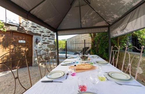 Leynhac Villa | Gîte de Prestige dans un Fort, Jacuzzi, 8 pers