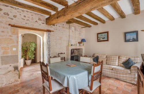 Varrains House | Gîte De Varrains