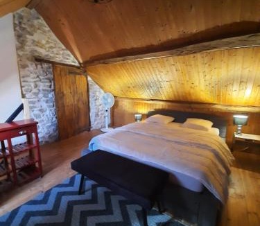 Murs-et-Gelignieux Apartment | gîte des 2 Lions