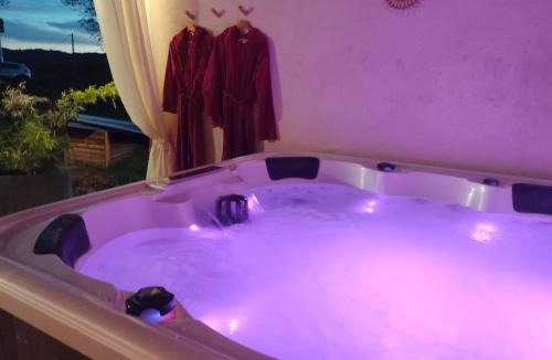 Le Lardin-Saint-Lazare Villa | Gîte des 4 saisons