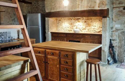 Le Lardin-Saint-Lazare Villa | Gîte des 4 saisons