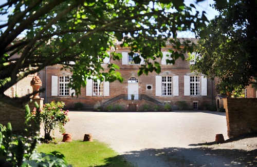 Varennes House | Gîte des Acacias – Château des Varennes