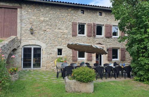 Vorey House | Gîte des Ailes