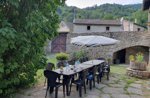 Vorey House | Gîte des Ailes