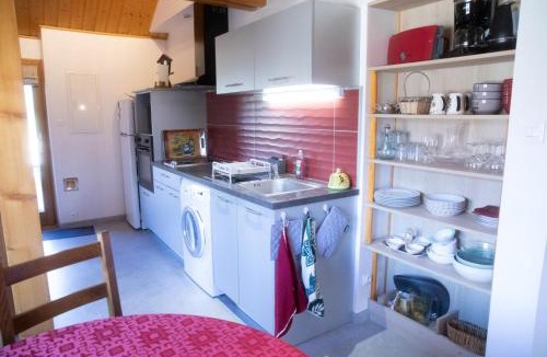 Groslee-Saint-Benoit House | Gîte Des Buis De L'ain