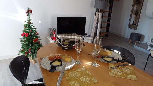 Saint-Cesaire House | Gîte des Bujours