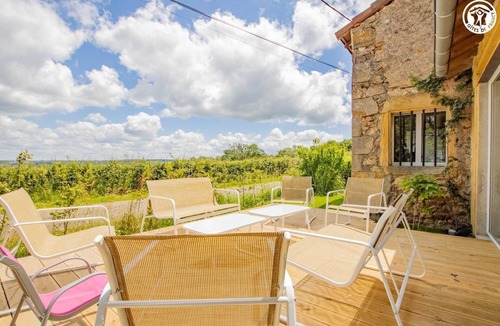 Viry House | Gîte des Charmays - SARRY