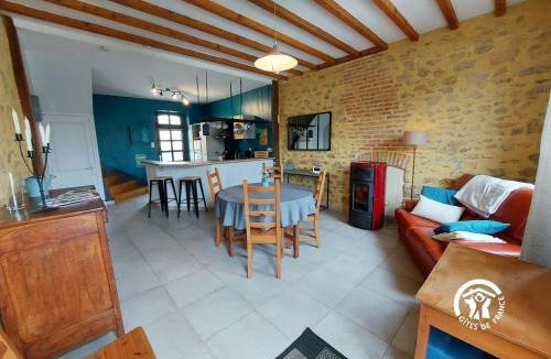 Port-Brillet House | Gîte des Douches