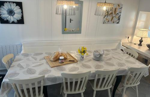 Saint-Hilaire-des-Loges House | Gîte des Hirondelles