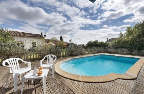 Saint-Juire-Champgillon Apartment | Gîte des Fraignaies