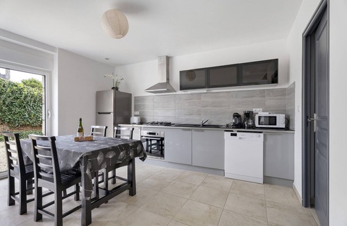 Jugon-les-Lacs-Commune-Nouvelle House | Gîte des Lacs – Le Noisetier: shared pool, sauna & jacuzzi, private terrace, Wi-Fi