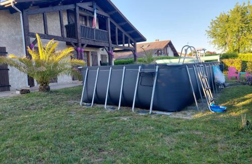 Bias Apartment | Gîte des Lauriers Roses - Piscine collective, Spas et jardins privés - 7 kms de la plage de Lespecier