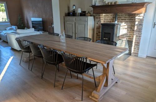 La Neuville-aux-Joutes House | Gîte des Petits Prés