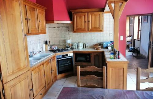 Saint-Germain-Nuelles House | Gîte des Pierres Dorées