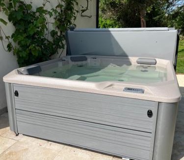 Epineuil-le-Fleuriel House | Gîte des Tourterelles