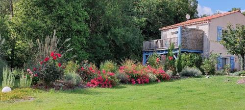Saint-Avaugourd-des-Landes Apartment | Gîte Douceur de vivre