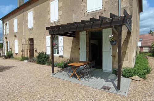 Fours Apartment | Gîte Donjon