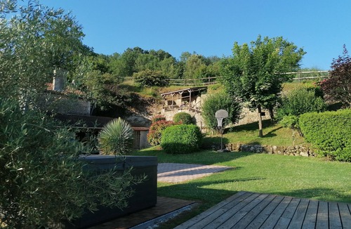 Sourzac House | Gîte Dordogne 8 pers with PRIVATE SPA & Swimming pool - pétanque, playground, garden