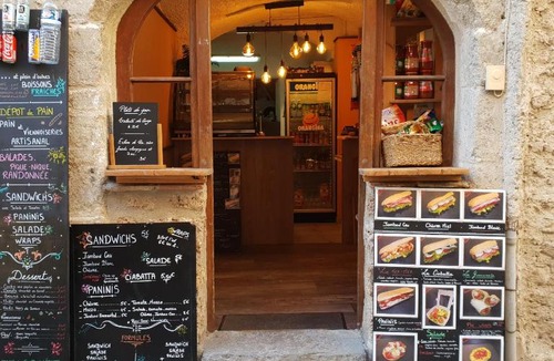 Saint-Guilhem-le-Desert Hostel | Gîte du CAF de Montpellier