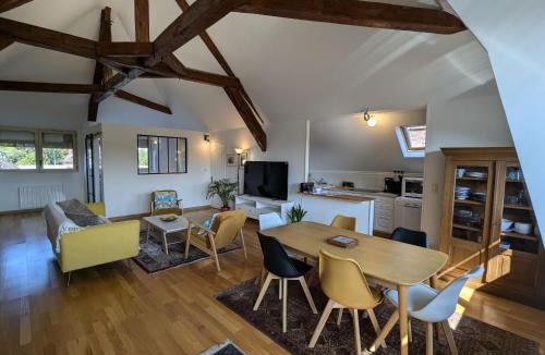 Montargis Apartment | Gîte du Canal à Montargis: Charme, Jardins & Culture - FR-1-590-581