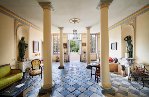 Cosne-Cours-sur-Loire House | Gîte du Château Montchevreau