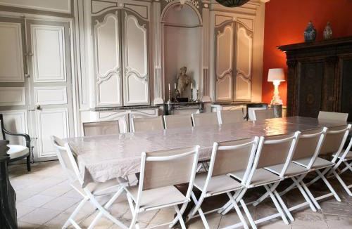 Cosne-Cours-sur-Loire House | Gîte du Château Montchevreau