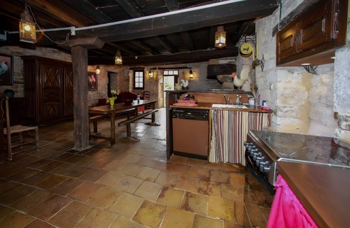 Milhars House | Gîte “Du Château De Vindrac” with Private Pool, Wi-Fi, and Air Conditioning