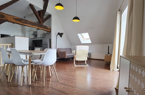 Beaugency Apartment | Gîte du Chat qui Dort, en Plein Cœur Historique de Beaugency