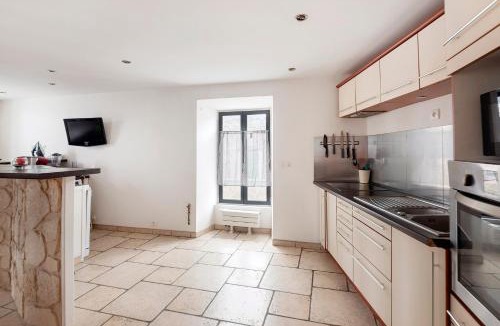 Reau Apartment | Gîte du Clocher - Appt 6p avec terrasse