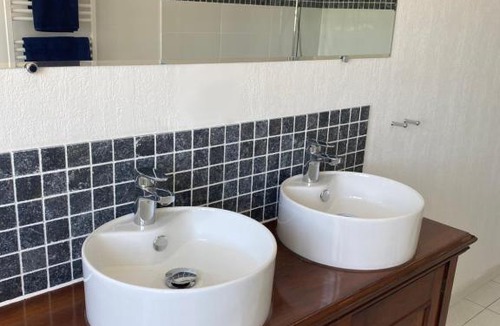 Couture-dArgenson Apartment | Gîte du Cordonnier