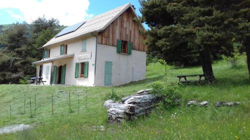 Auzet House | Gîte du Cubertin