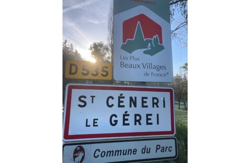 Saint-Pierre-des-Nids House | Gîte du Dauphin