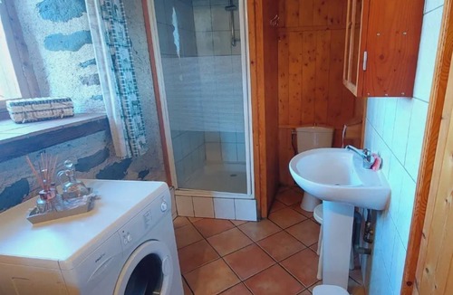 Coltines House | gîte du dolmen de Touls