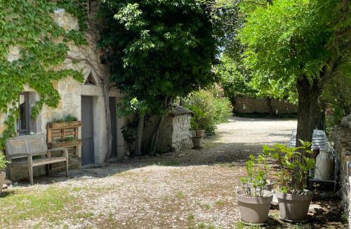 Villeneuve-de-Berg Apartment | Gîte du Domaine de la Manse