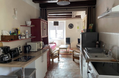 Montrichard Cottage | Gîte du Donjon, 16th century, private courtyard, between Beauval zoo and Chenonceaux