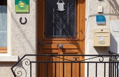 Brenac House | Gîte du Four à Chaux, in a flower-filled village in the Pyrenean foothills