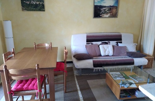 Brenac House | Gîte du Four à Chaux, in a flower-filled village in the Pyrenean foothills