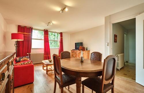 Saint-Geoire-en-Valdaine Apartment | Gîte du Château St Geoire Véronique