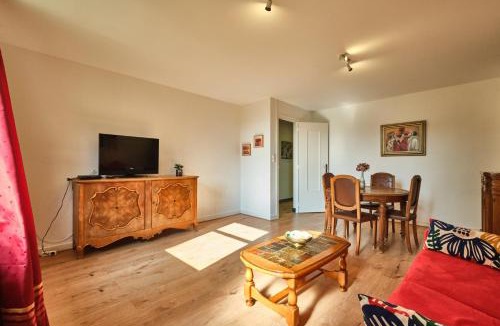 Saint-Geoire-en-Valdaine Apartment | Gîte du Château St Geoire Véronique