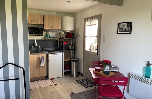 Saint-Priest-Bramefant Apartment | Gîte du Ruisseau