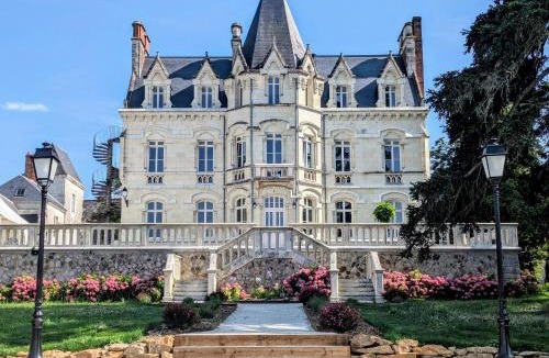 Saint-Saturnin-sur-Loire Hotel | Gîte du Château de saint Saturnin sur Loire