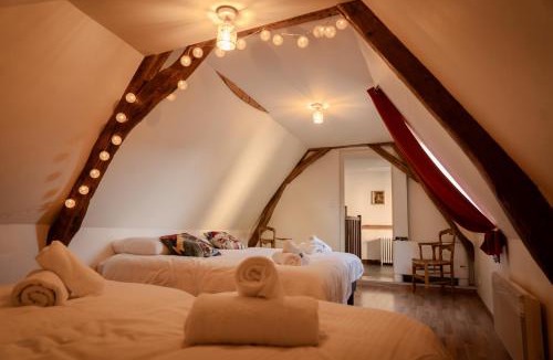 Saint-Saturnin-sur-Loire Hotel | Gîte du Château de saint Saturnin sur Loire