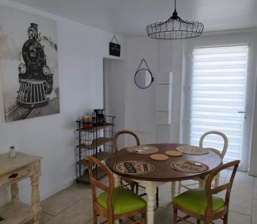 Grimbosq House | Gîte du Garde Barrière