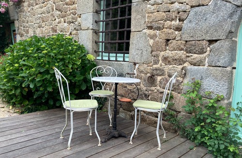 La Baussaine House | Gîte du Gravier: Private Terrace, Wi-Fi, and Air Conditioning in La Baussaine