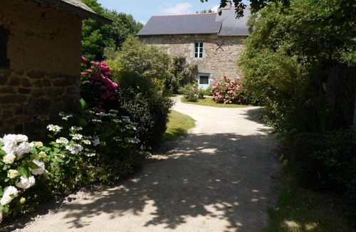 La Baussaine House | Gîte du Gravier: Private Terrace, Wi-Fi, and Air Conditioning in La Baussaine