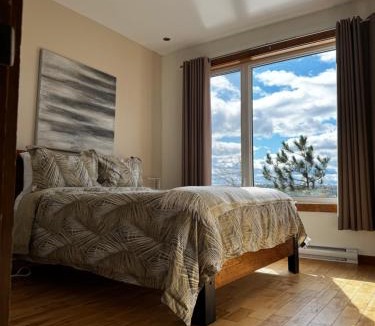 Chicoutimi Bed & Breakfast | Gîte du Haut des Arbres