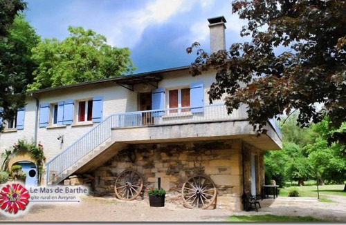 Sainte-Eulalie-d'Olt Cottage | GÎTE DU MAS DE BARTHE 4 stars, 3 ears Gites de France