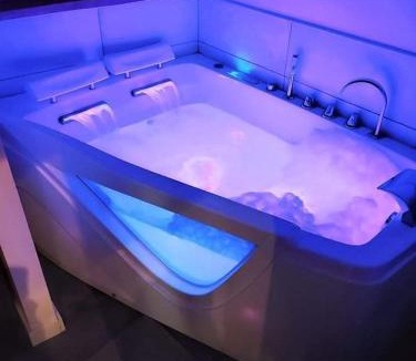 Le Monteil House | Gîte du Milan royal